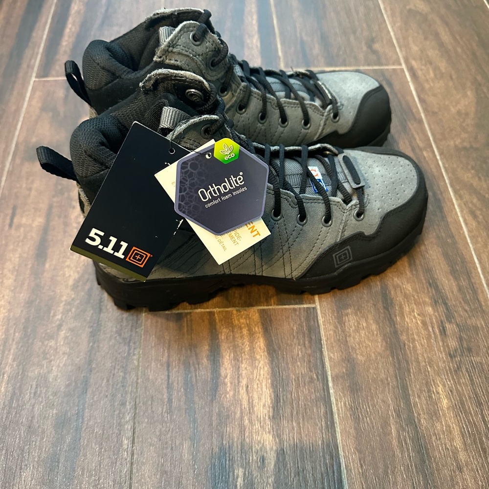 5.11 Tactical Cable safety toe men’s hiking/ work boots size 9 new NWT